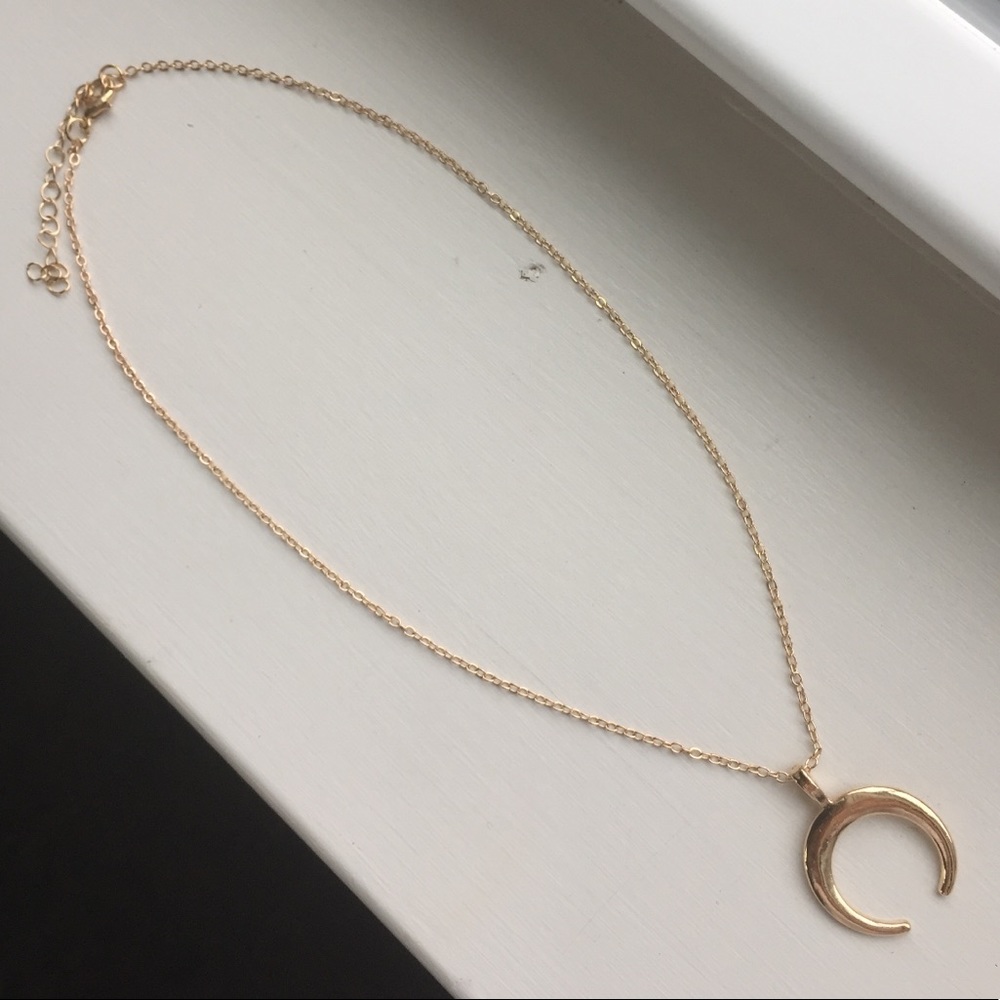 ⚜️[𝟯/$𝟭𝟴]⚜️Gold Horn Simple Dainty Choker NEW - Picture 9 of 13